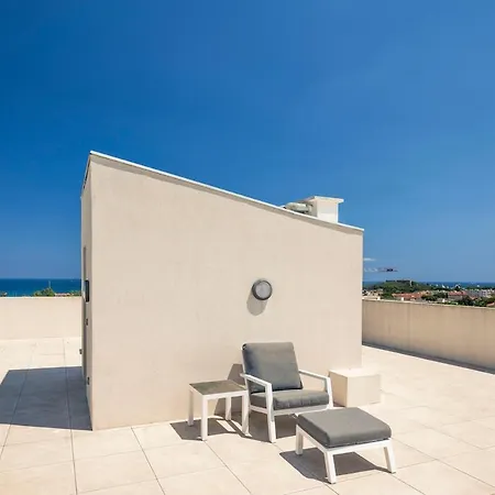 3br Retreat Private Rooftop Pool شقة *
